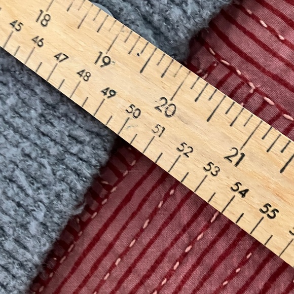 Festive women’s extra small Gray Cardigan with Holiday Motifs Christmas sweater - Picture 5 of 11